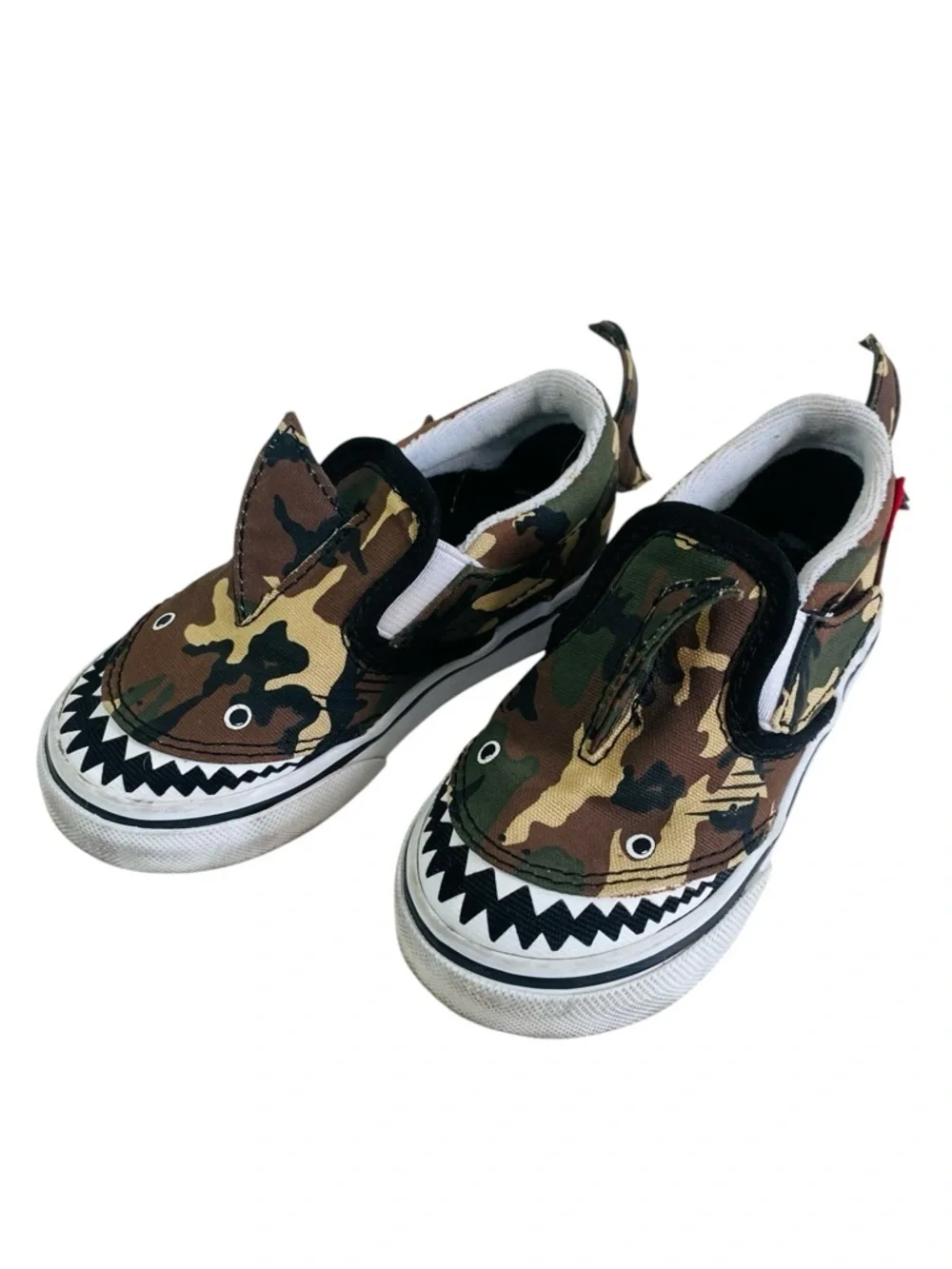 Vans Toddler Slip On V Camo Shark Sneakers Size 7
